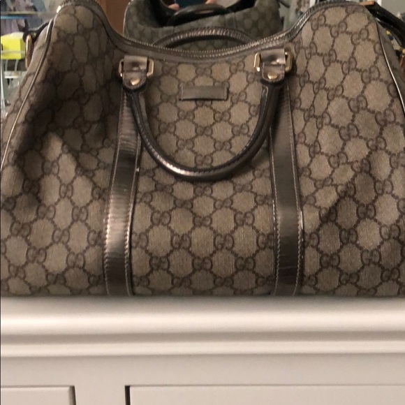 Authentic Gucci - Picture 1 of 8